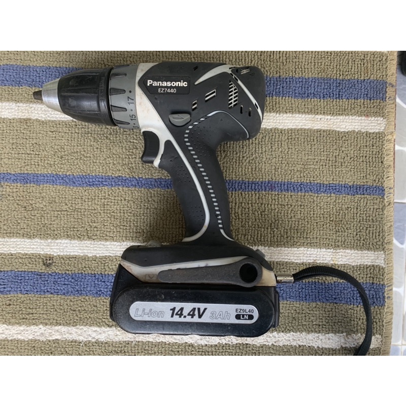 Máy khoan pin Panasonic EZ7440