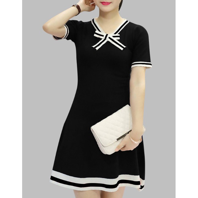 Đầm suông cổ tim phối trắng đen kết nơ cổ DS002