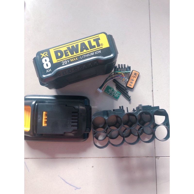 bộ vỏ mạch dewalt 20v 8A giống zin