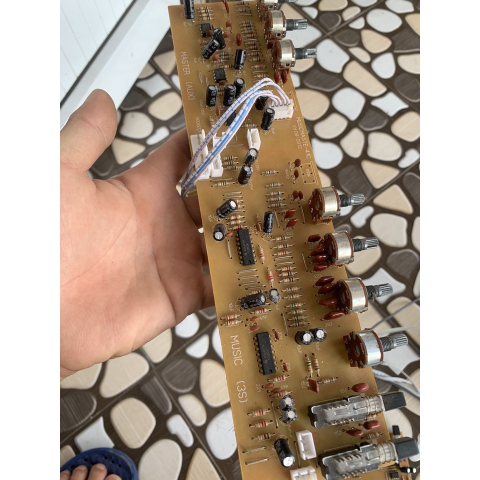 MUSIC & matter, MIC ,ECHO