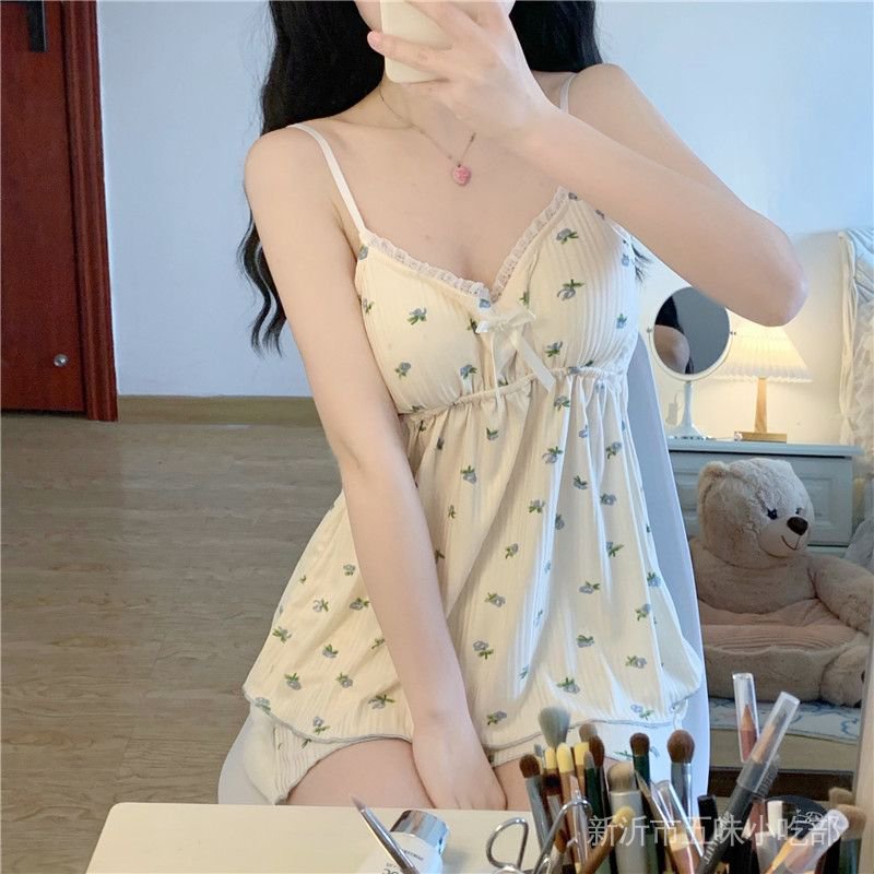 Bộ Đồ Ngủ Áo Hai Dây Phối Quần Short In Hoa Nhỏ Thời Trang 2022 Quyến Rũ Cho Nữ