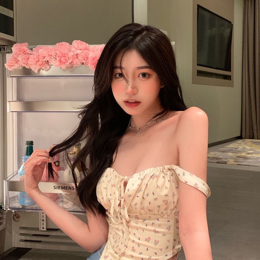 Áo hai dây họa tiết hoa quyến rũ thời trang mùa hè cho nữ