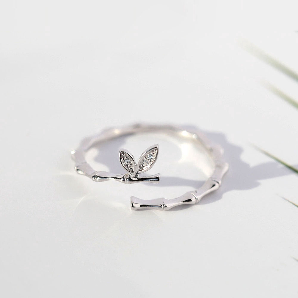 Nhẫn hở ngón hình chiếc lá phong cách thời trang cho phái nữ