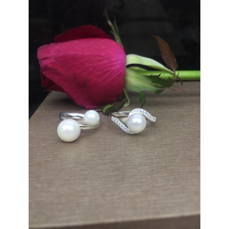 Nhẫn lá ôm quả cầu trắng đá nhân tạo bạc ta