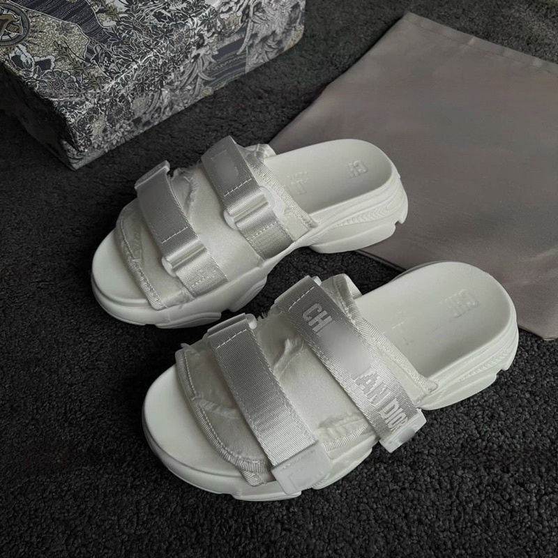 Dép xuồng dior