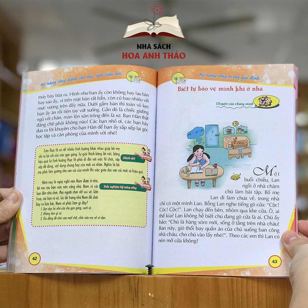 Sách - 50 điều cần thiết cho học sinh tiểu học kỹ năng sống | BigBuy360 - bigbuy360.vn