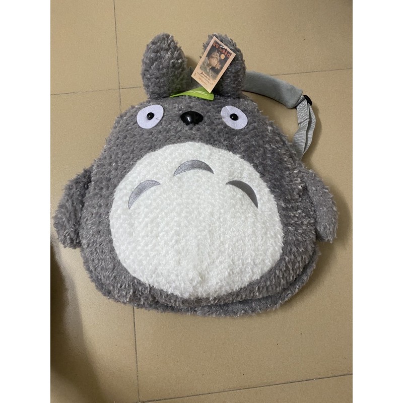 Balo totoro mặt ngầu có lá