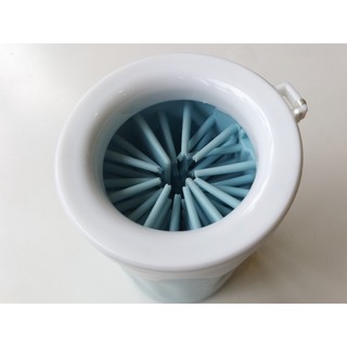 -cốc rửa chân chó mèo