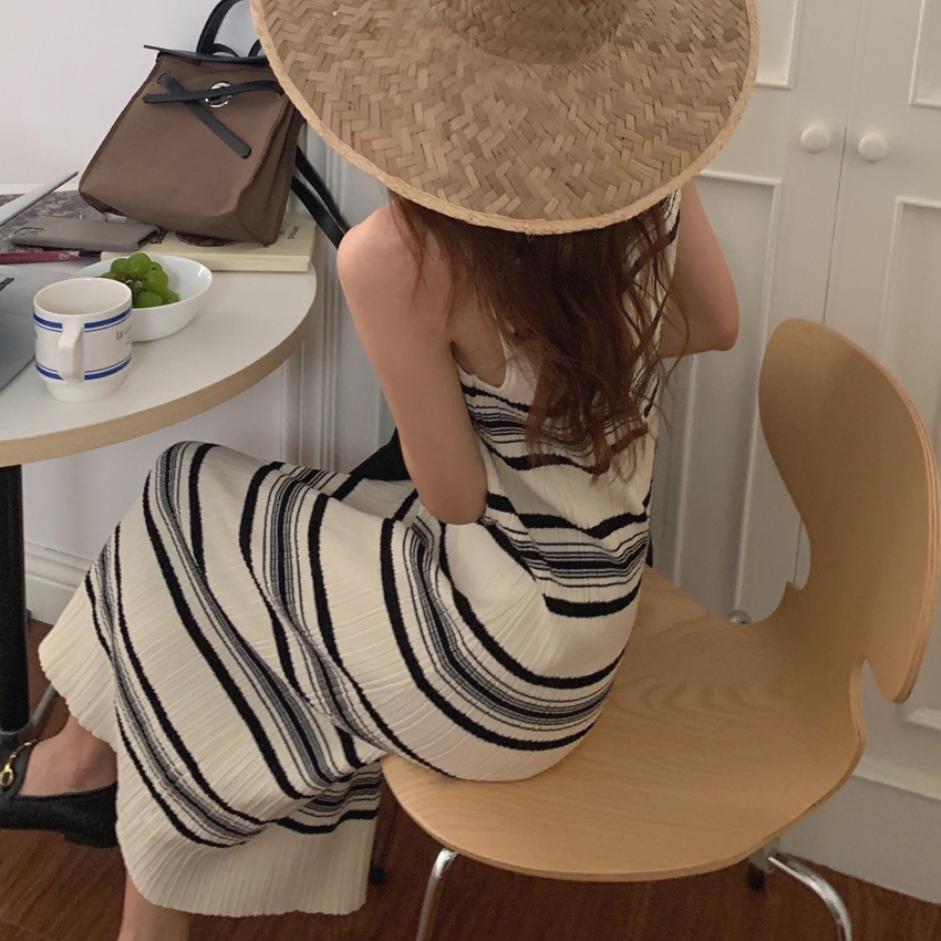 Đầm midi SUXI dệt kim không tay cổ tròn họa tiết kẻ sọc màu tương phản phong cách Hàn Quốc thời trang xuân hè cho nữ