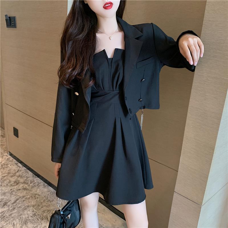Set đầm hai dây + áo khoác ngắn tay dài phong cách mùa thu mới 2021 | BigBuy360 - bigbuy360.vn