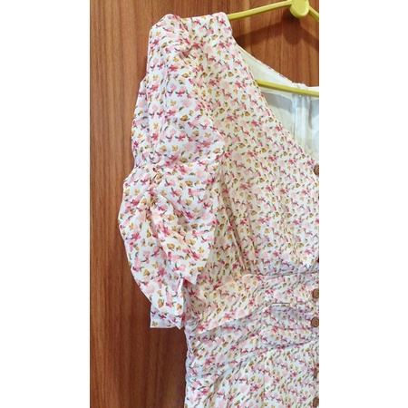 2hand pass đầm voan hoa nhí nút gỗ