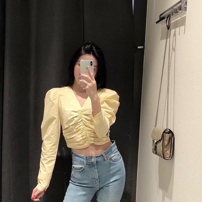 Áo điệu vàng pastel