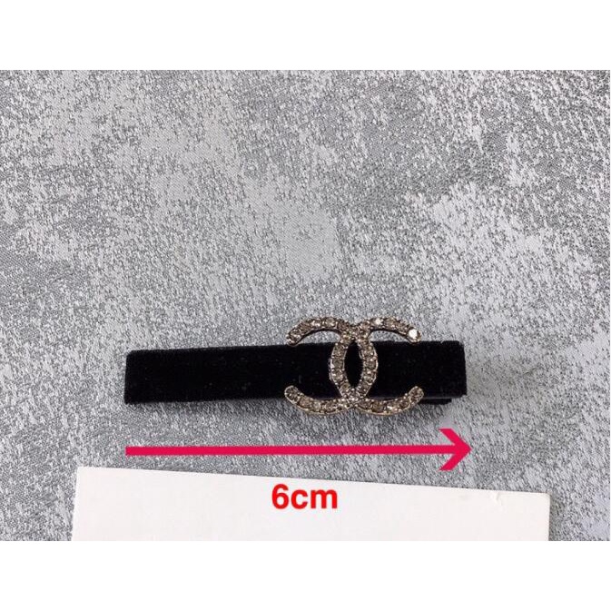 Kẹp tóc thiết kế đính logo Chanel đơn giản thời trang cho nữ