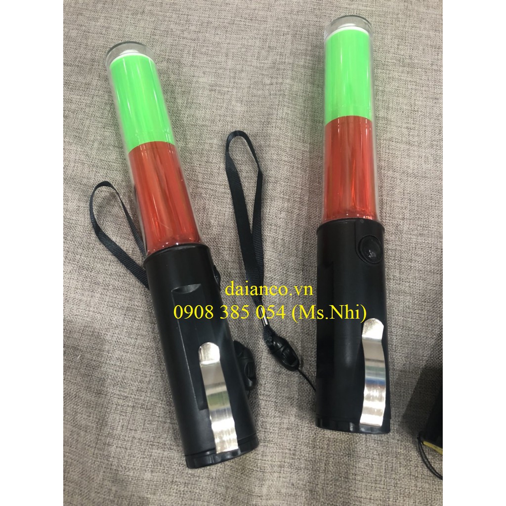 Đèn Gậy Chỉ Huy Giao Thông Hai Màu Dùng Pin Xanh Lá- Đỏ