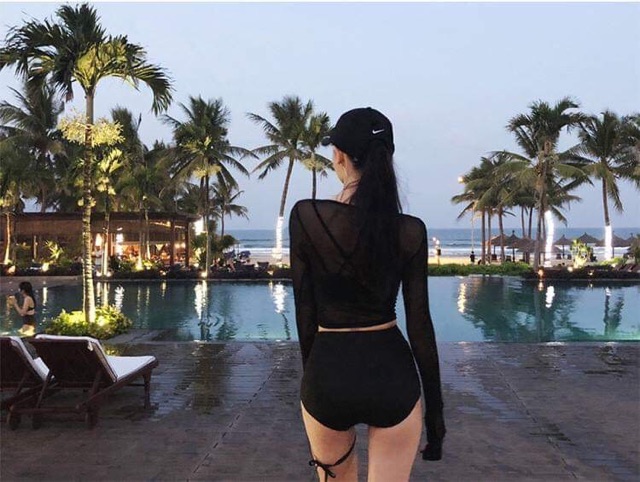 [BKN252] &lt;HÀN&gt; SET BIKINI 3 MÓN ĐEN USRONNIE KÈM ÁO DÀI TAY KIỂU HÀN (CÓ GỌNG) (CẠP CAO)