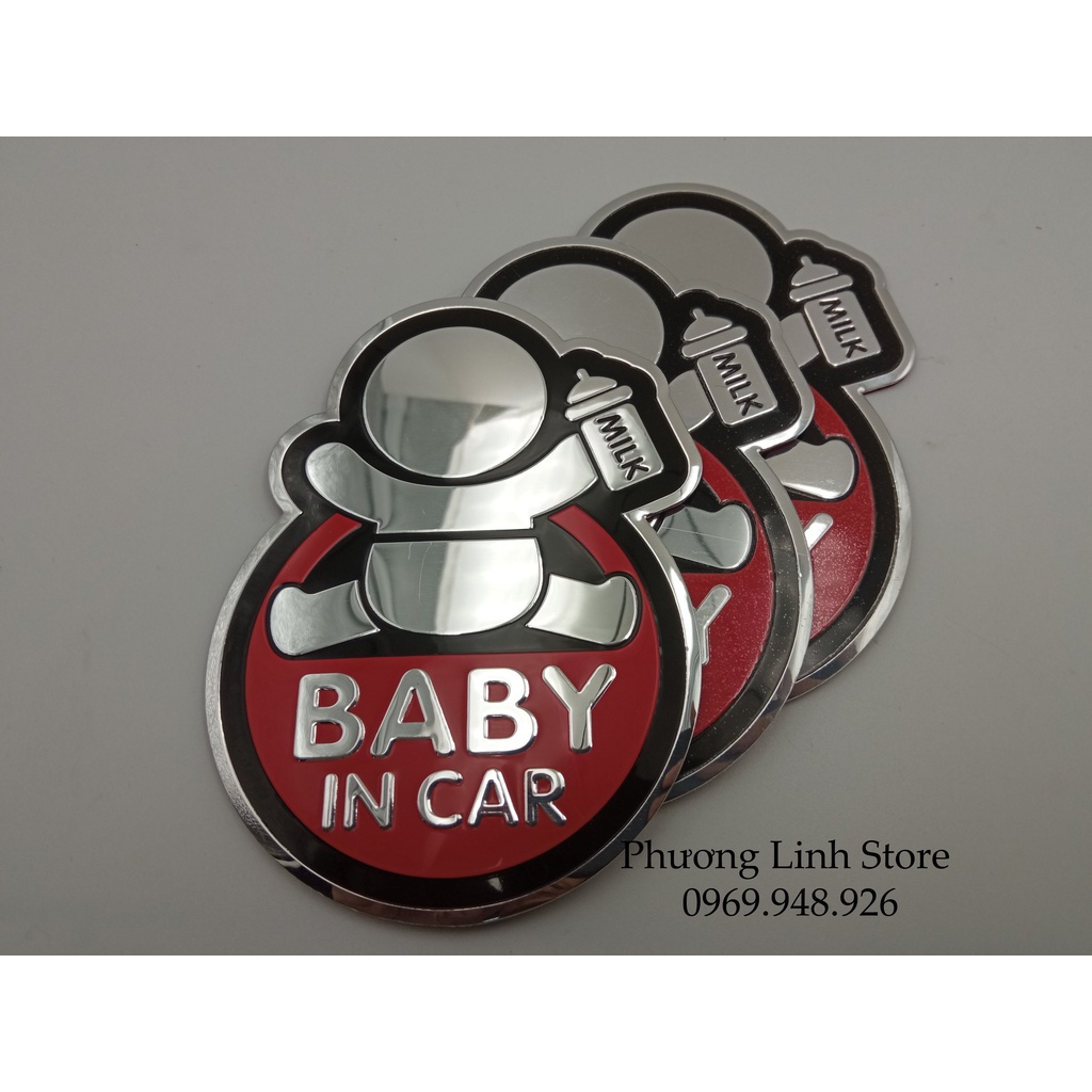 Tem xe ô tô đẹp Baby In Car cầm sữa Logo dán xe Tem nhôm baby màu đỏ (130)