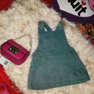 Quần yếm nữ là một item thời trang thú vị mà không có cô gái nào nên bỏ lỡ. Quần yếm vừa phối được với nhiều đồ. Cho bé.