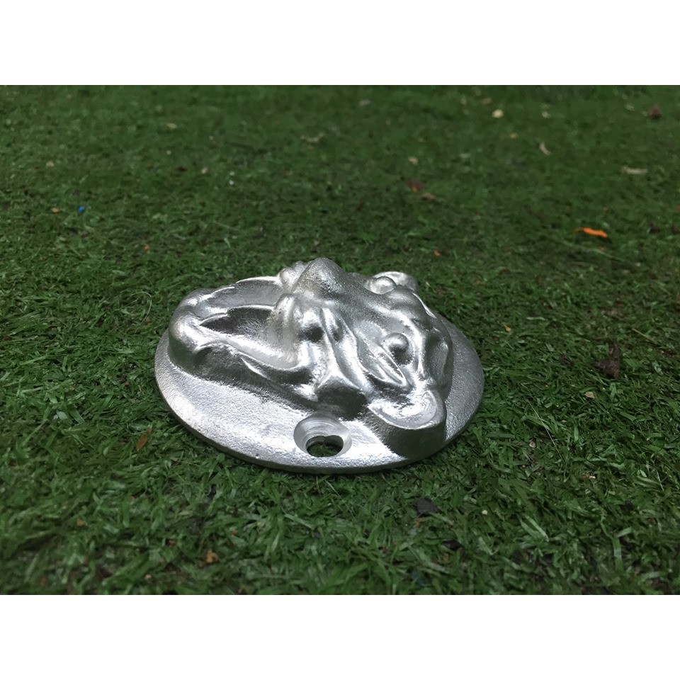 Nắp tròn hình đầu cọp trang trí bên nồi cho xe 67 - hình đầu cọp