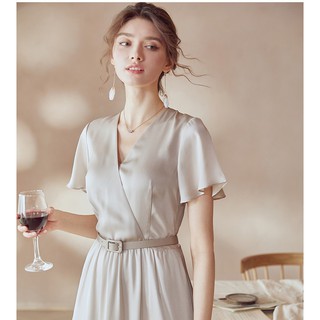 Đầm trắng phi lụa xòe cổ tim đấp chéo