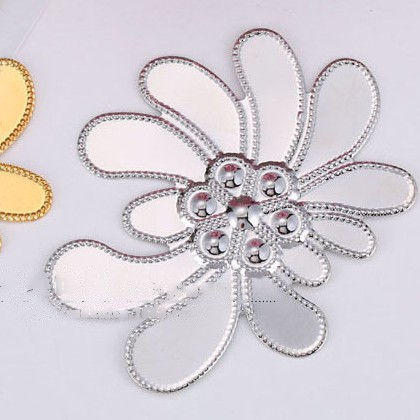 1 phiến hoa cúc 45*56mm