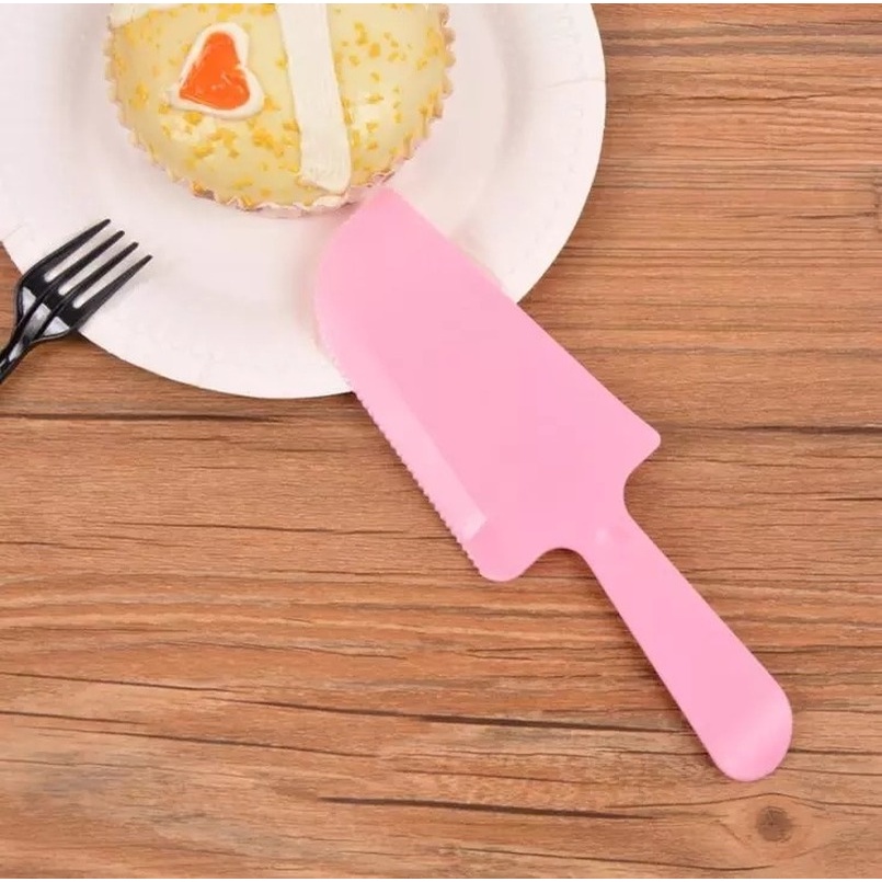 Dao Nhựa Cắt Bánh Kem/Pizza Dùng Một Lần 4 Màu Cho Nhà Bếp