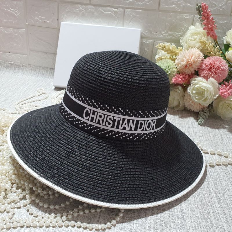 Nón cói đi biển