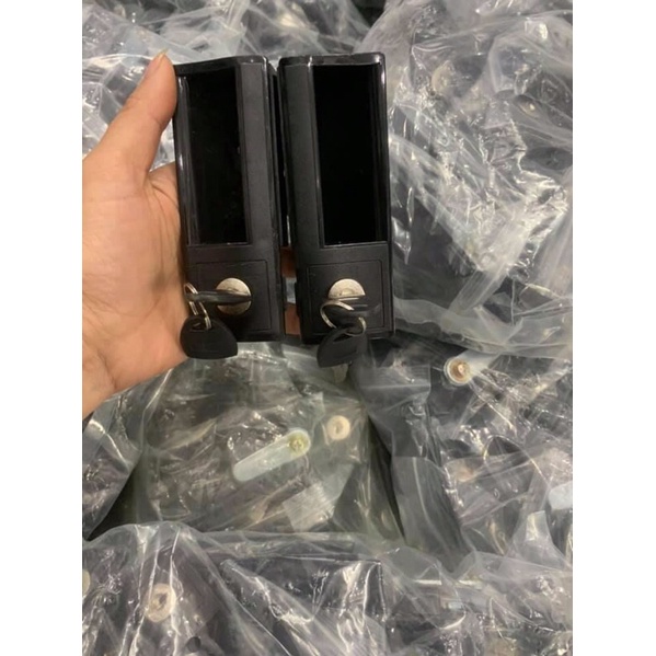 Tay nắm + ổ khoá tủ nhựa hoà phát