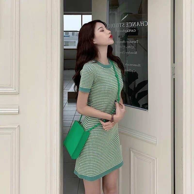 Đầm len sọc Hồng