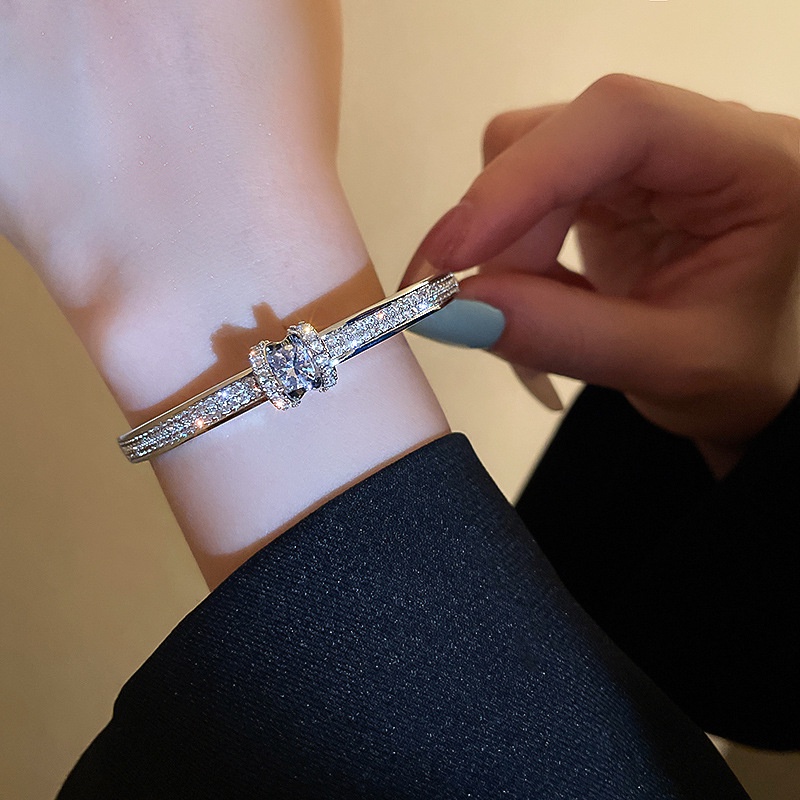 Vòng Tay Đính Đá Zircon Thời Trang Hàn Quốc Cho Nữ