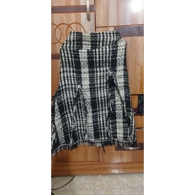 Chân váy dạ xòe