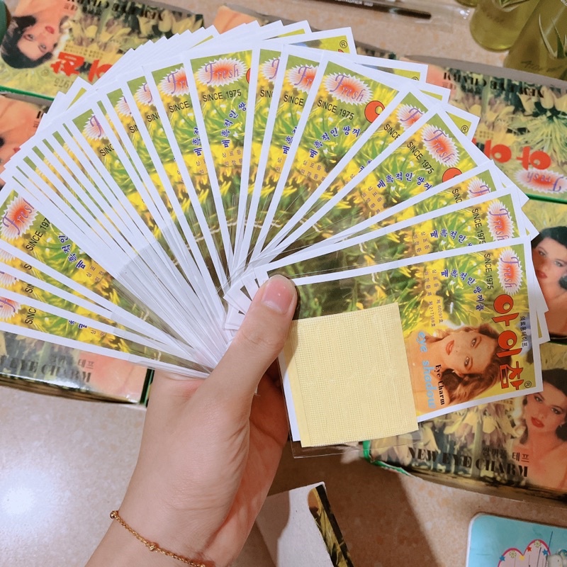 Kích Mí Hoa Cúc 50 Vỉ /1 Hộp Có Sẵn Keo Dán Trực Tiếp [Chính Hãng]