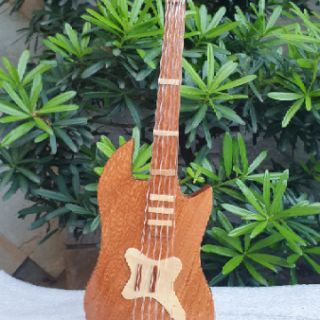ĐÀN GHITA ĐIỆN - MÔ HÌNH GỖ