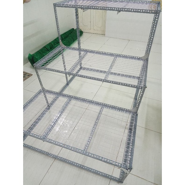 Kệ bậc thang v lỗ 3 bậc V3x3cm (dạng vỉ ô lưới sắt) ( cao 30cm-60-90cm) để cây và hàng hoá
