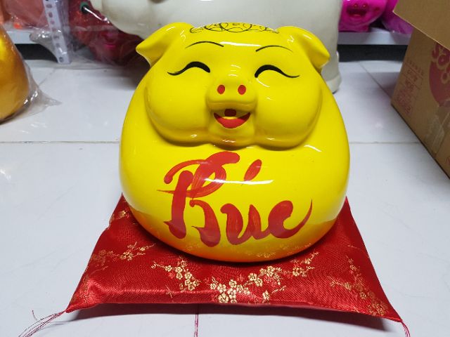 Lợn bụng phệ dáng ngồi tiết kiệm chất liệu gốm sứ cao cấp size 1 và size 2
