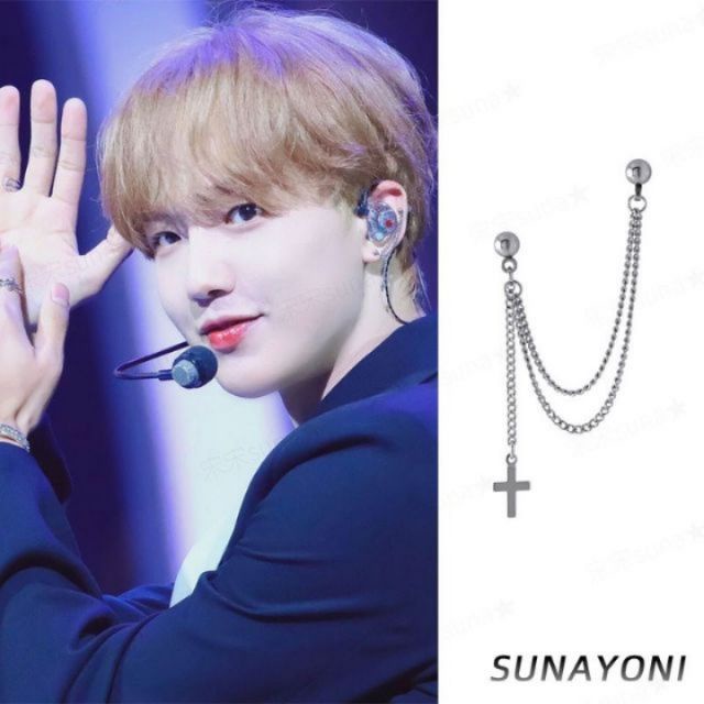 Bông tai titan xích gắn vành phối mặt thánh giá nhỏ không gỉ