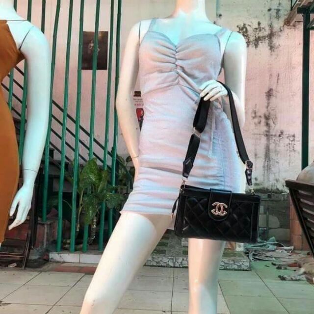Đầm giao khách