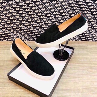 Giày slipon đế dày trơn