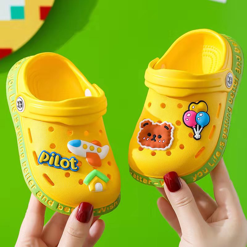 Dép sục kèm charm hình gấu thỏ cho bé trai bé gái, sục cross sticker siêu dễ thương Tulastore
