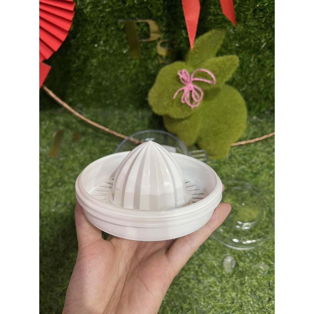 Vắt Cam Bằng Tay Nhựa Trong Suốt Việt Nhật 6905 Có nắp đậy, lưới lọc và ca đong định lượng - Dụng cụ vắt chanh cầm tay