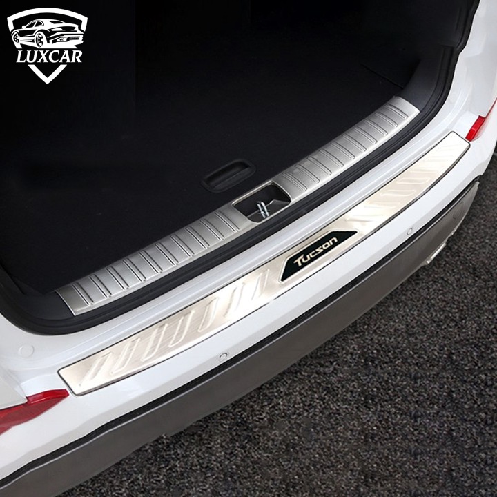 Ốp chống trầy xước cốp xe HYUNDAI TUCSON 2016-2021 | LUXCAR chất liệu INOX-TITAN cao cấp