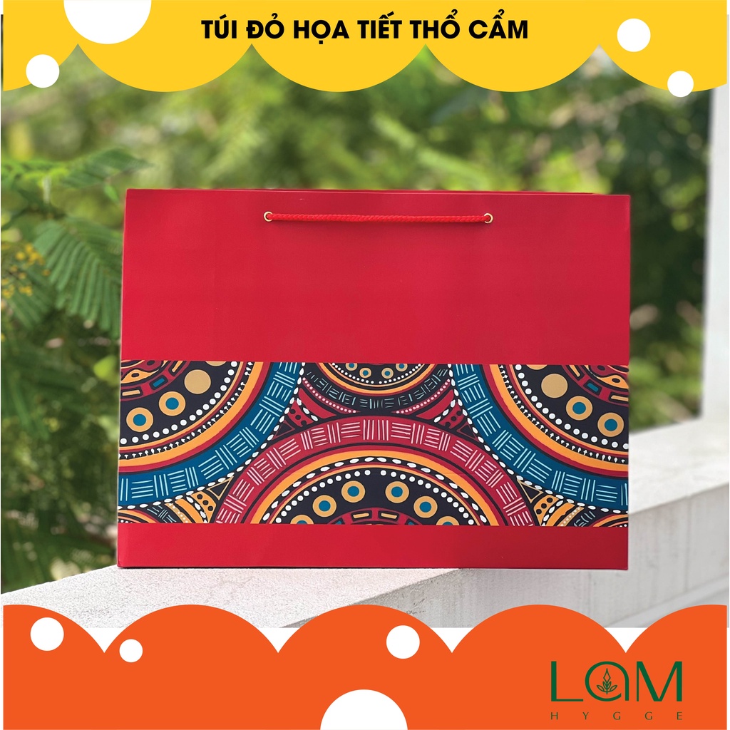 Túi Giấy màu đỏ đựng Quà Tặng sang trọng lịch sự - Hình Họa Tiết Thổ Cẩm - Quai Cầm Chất Lượng - Lam hygge