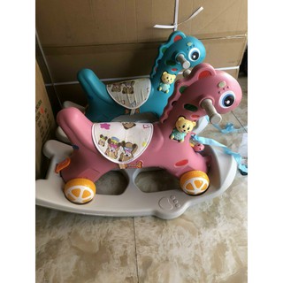 Ngựa bập bênh cho bé