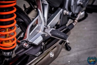Gác chân phía sau mẫu DUCATI