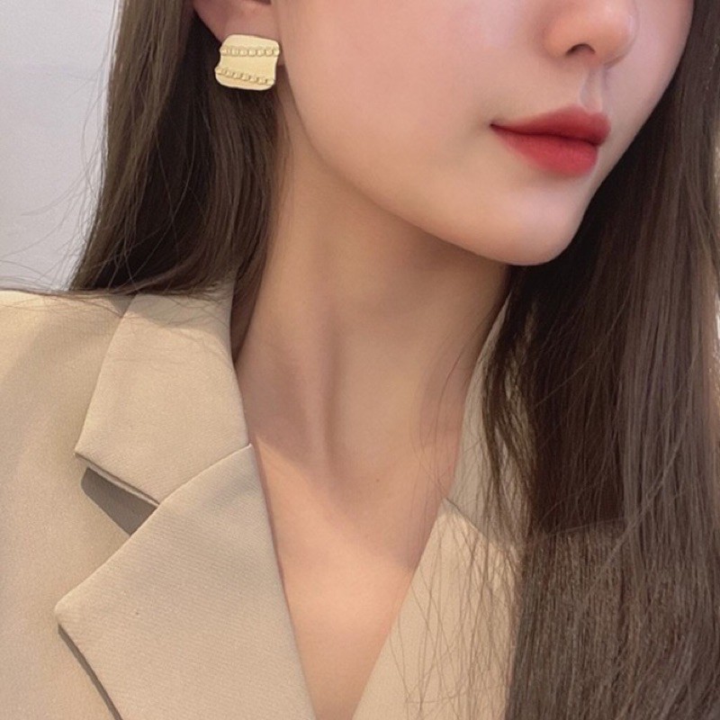 Khuyên tai xích dập vuông cá tính KT240