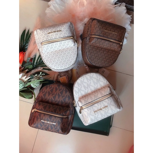 Balo Michael Kors khoá trước ngang hoạ tiết MK size 20