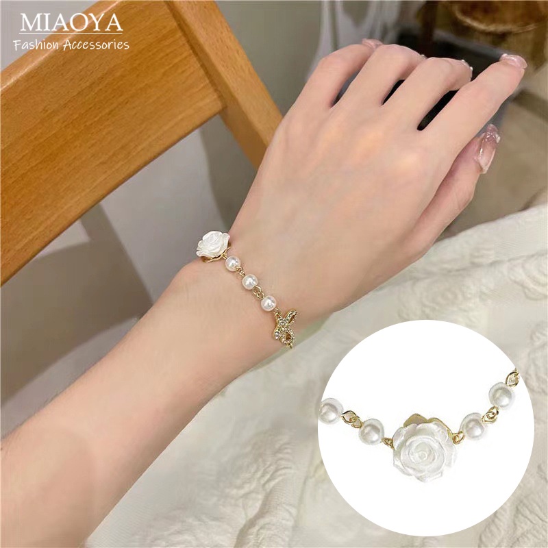 Vòng Tay Hoa Trà Trắng Đính Hạt Ngọc Trai Thời Trang
