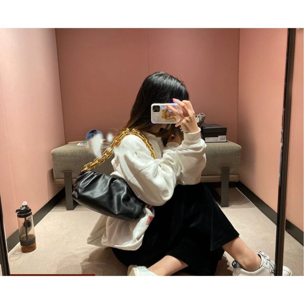 (Cao cấp) Túi kẹp nách nữ xích nhựa áng mây KR 333- Da PU mềm mịn, Dây xích vàng to bản, Size 30, 2 dây đeo- KARA 333 | BigBuy360 - bigbuy360.vn