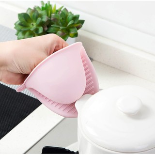 Găng tay silicon cách nhiệt chống gây bỏng tiện dụng