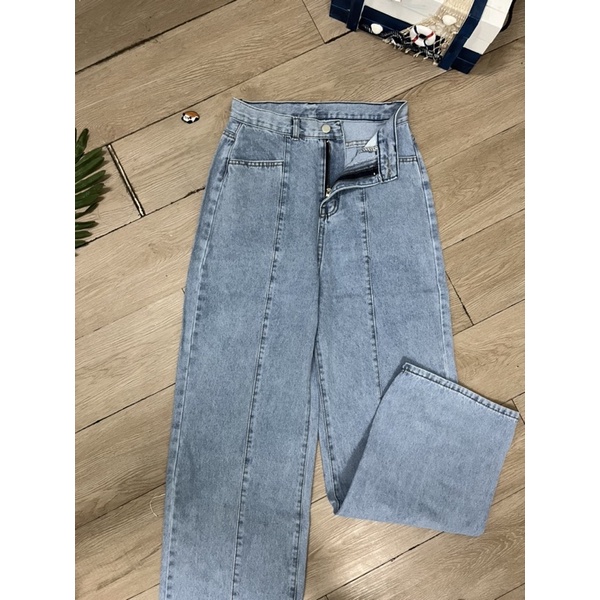 Quần jean ống rộng 2 line cân đối. Màu sắc cổ điển phù hợp với đa phong cách. | BigBuy360 - bigbuy360.vn