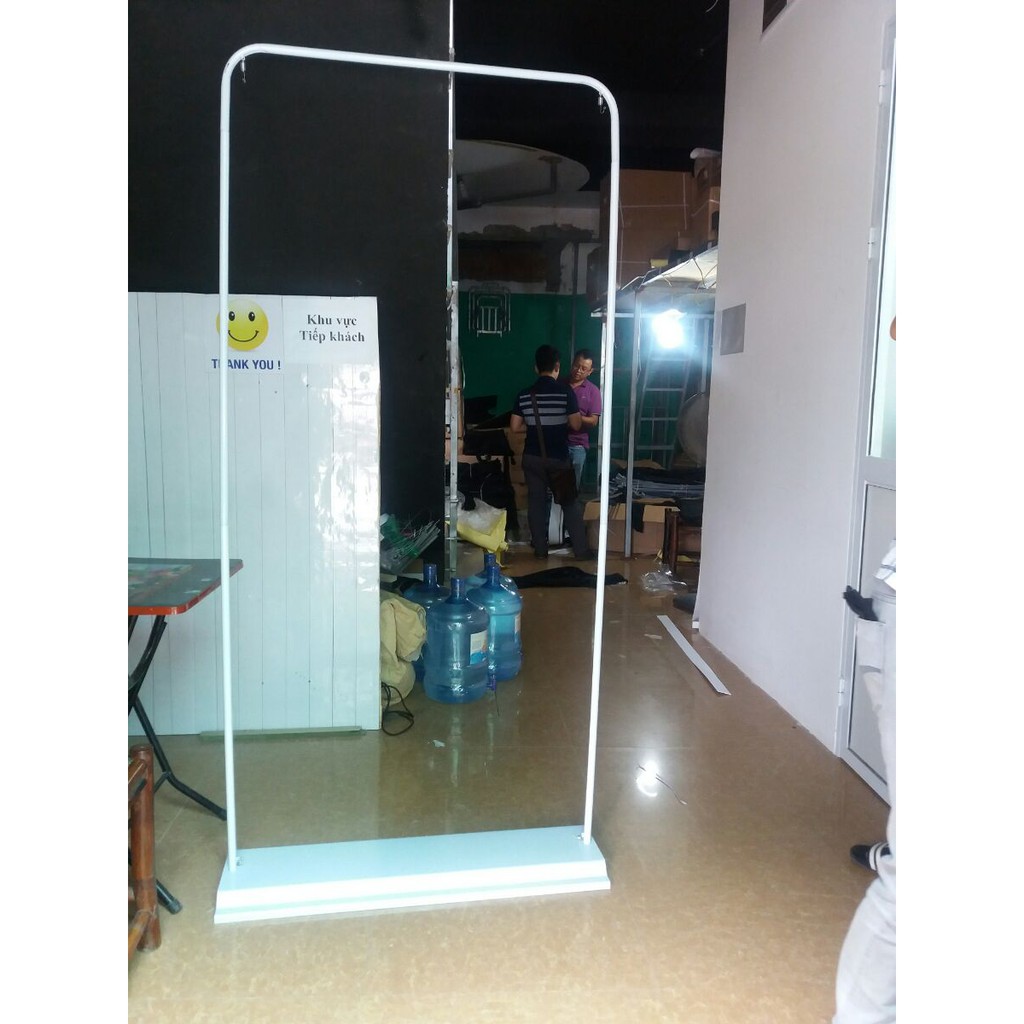Standee kiểu cửa đế nhựa, khung treo hình ảnh kiểu cửa đế nhựa, kt 80x180cm